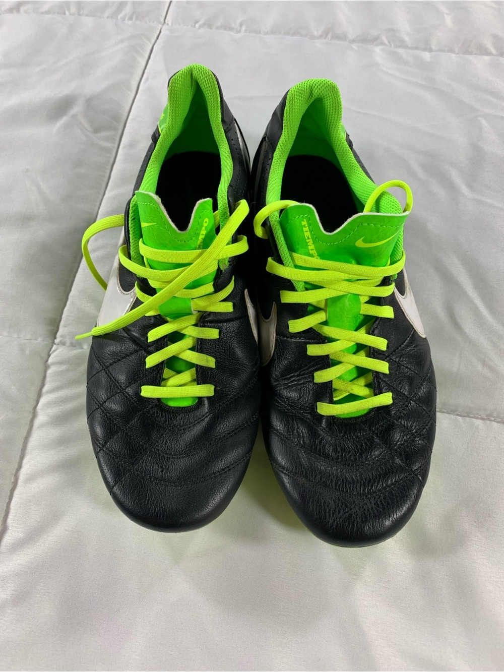 Pre loved NIKE shoes mens size 8